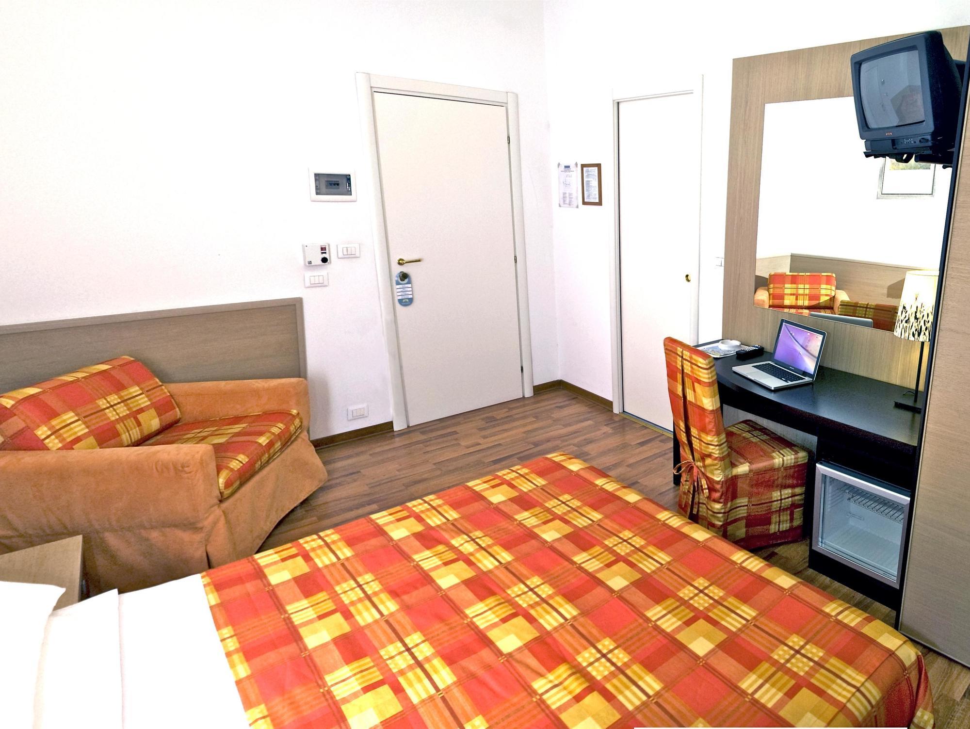 Nuovo Albergo Centro Trieste Dış mekan fotoğraf
