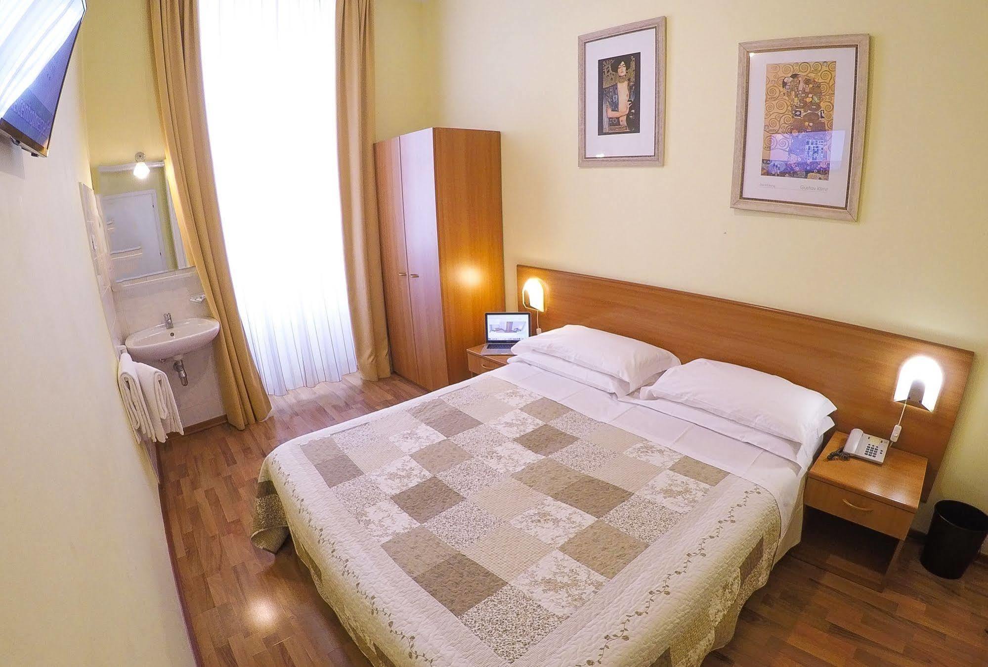 Nuovo Albergo Centro Trieste Dış mekan fotoğraf